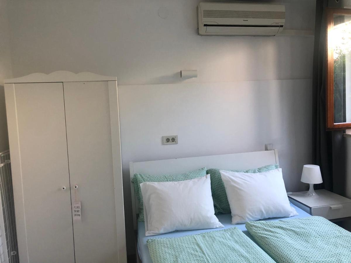 Guest House Marta ロヴィニ エクステリア 写真