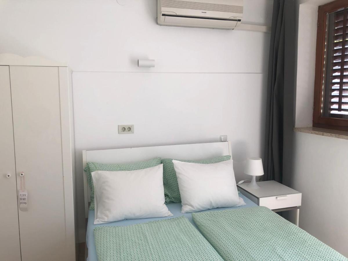 Guest House Marta ロヴィニ エクステリア 写真